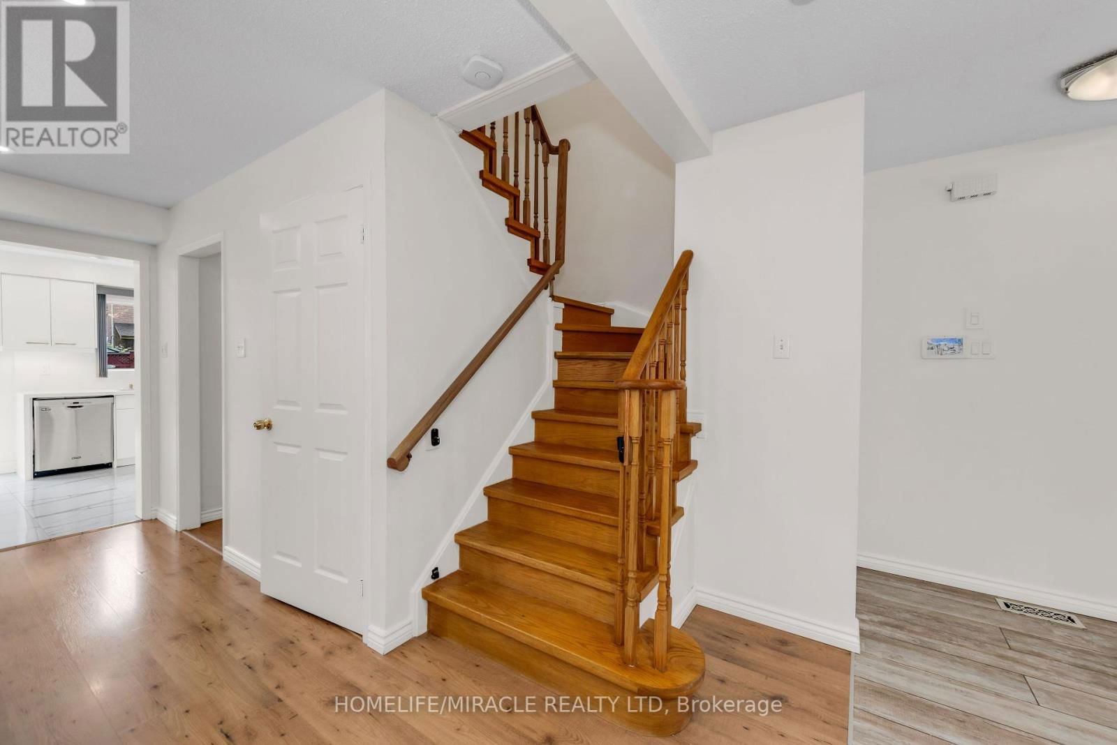 68 CARRIE CRESCENT Image 18