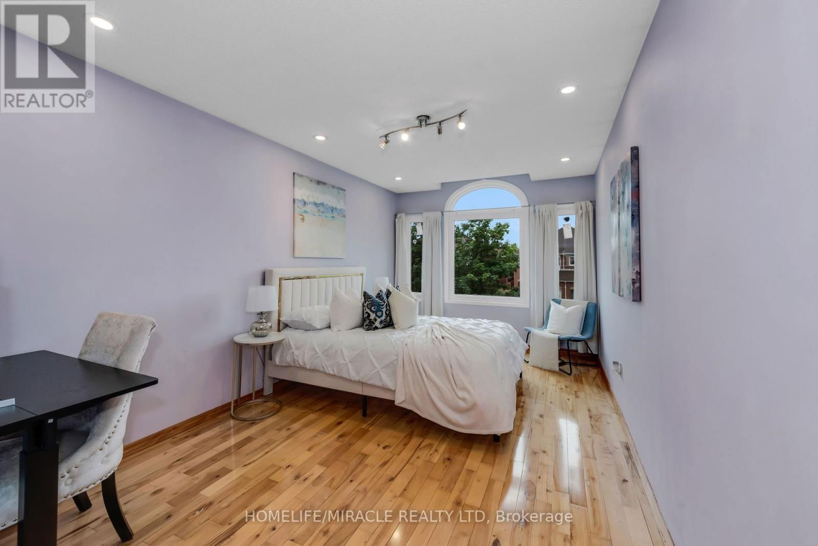 68 CARRIE CRESCENT Image 24