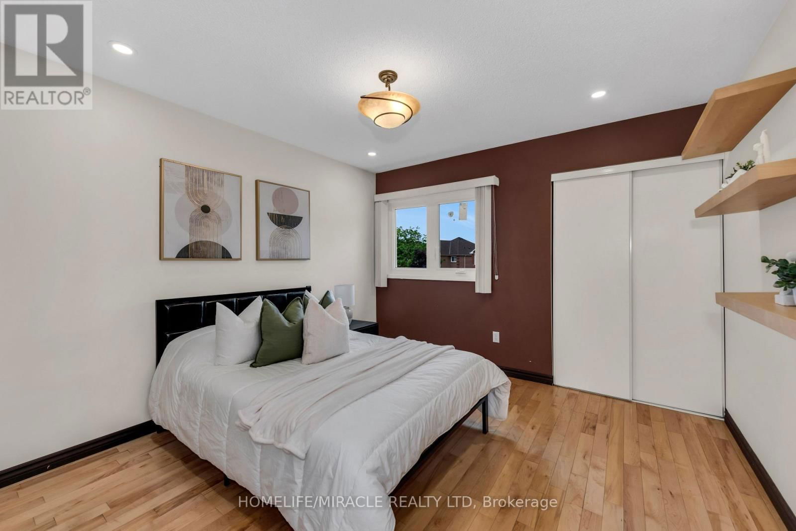 68 CARRIE CRESCENT Image 28