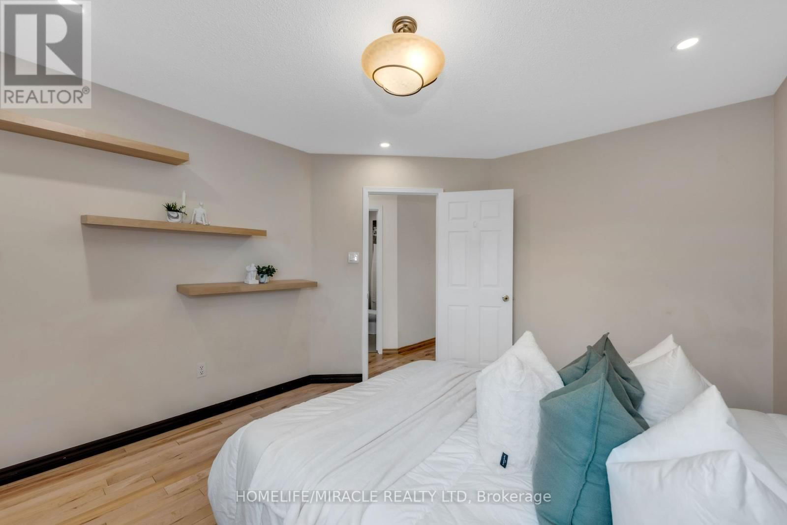 68 CARRIE CRESCENT Image 29
