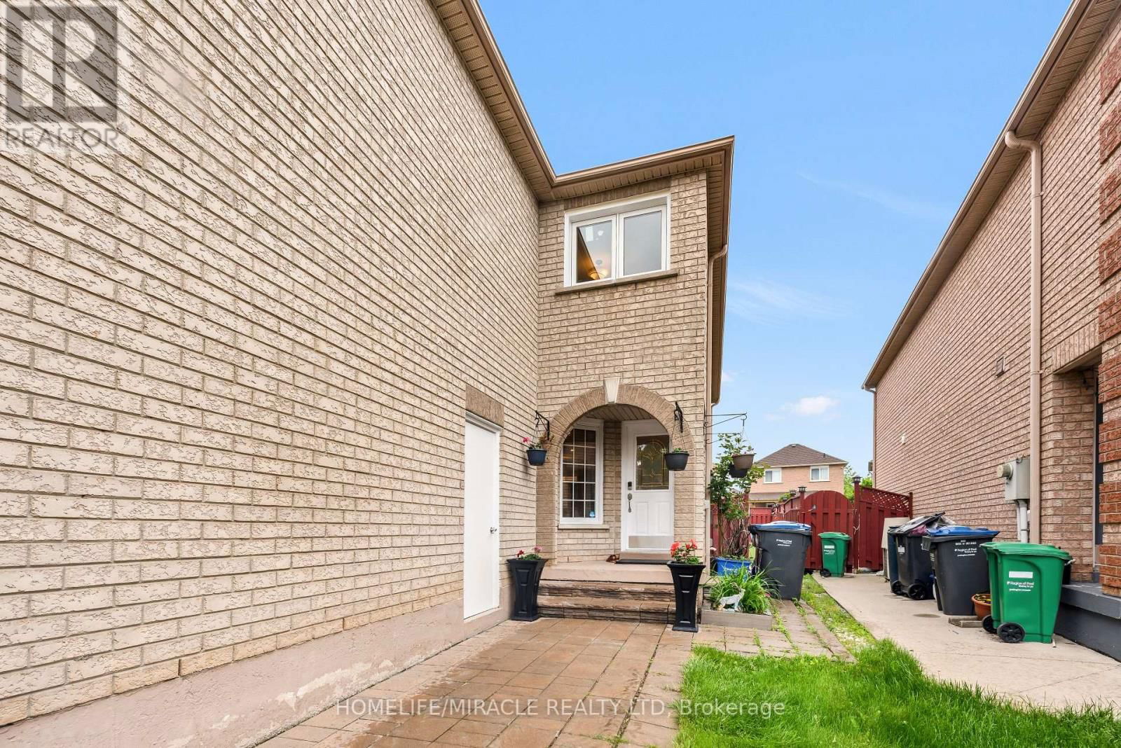 68 CARRIE CRESCENT Image 3