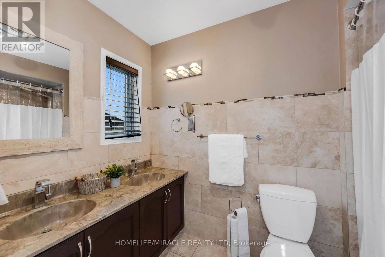 68 CARRIE CRESCENT Image 30