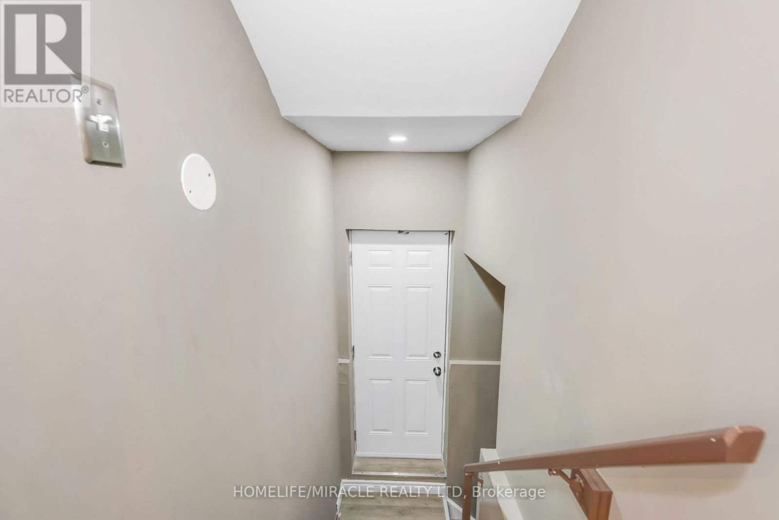 68 CARRIE CRESCENT Image 37