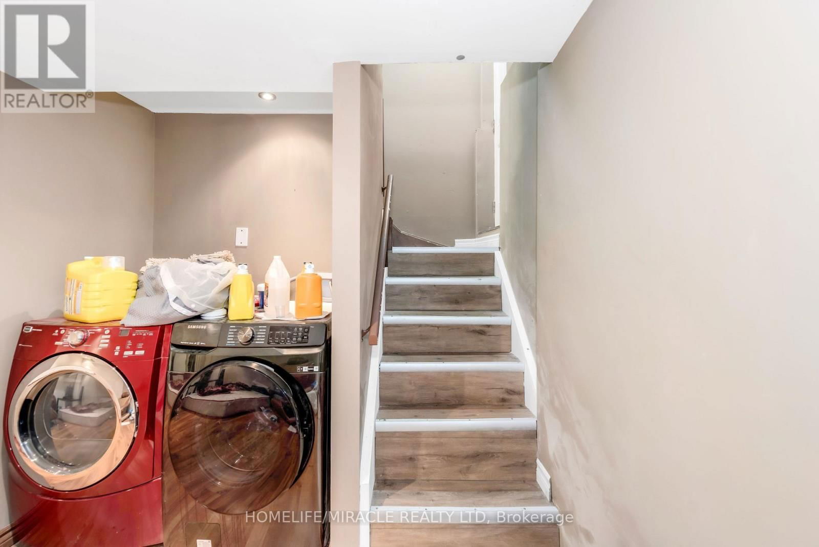 68 CARRIE CRESCENT Image 38