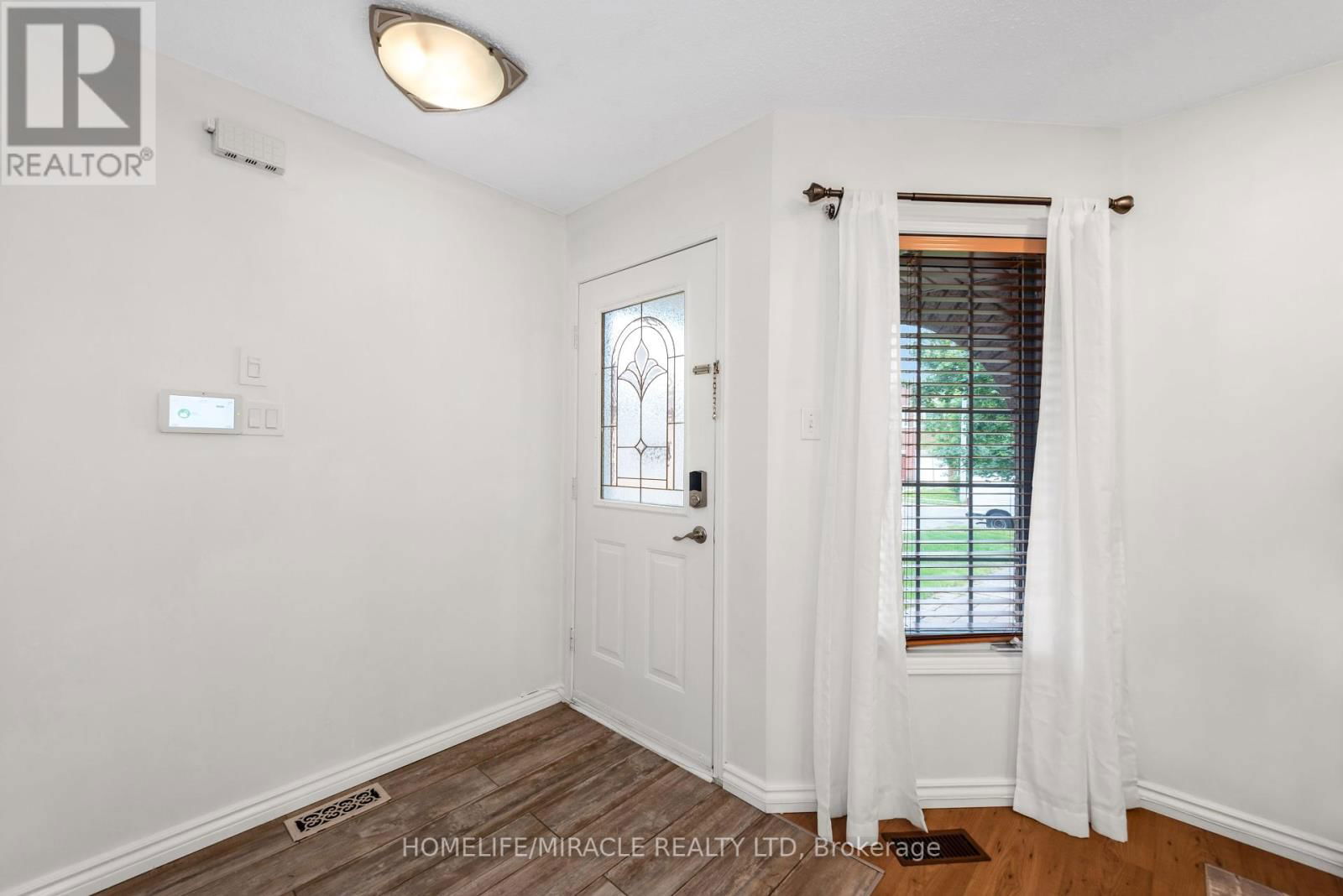 68 CARRIE CRESCENT Image 4