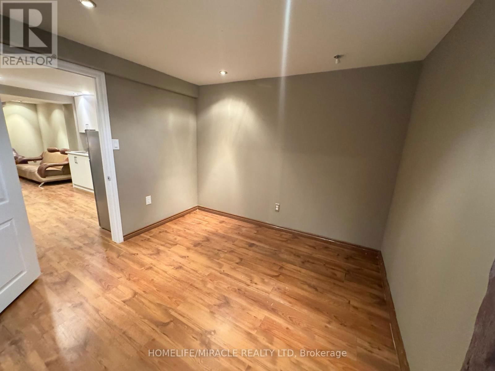 68 CARRIE CRESCENT Image 41