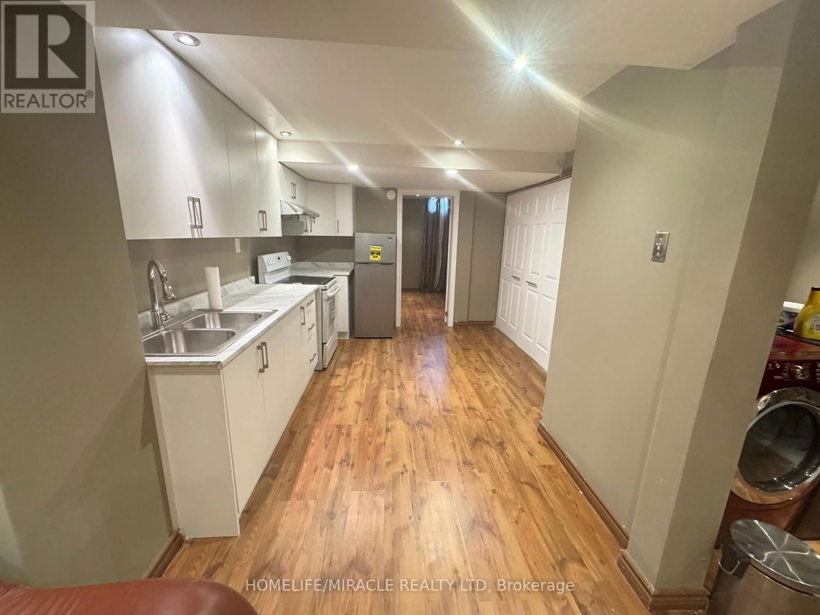 68 CARRIE CRESCENT Image 43