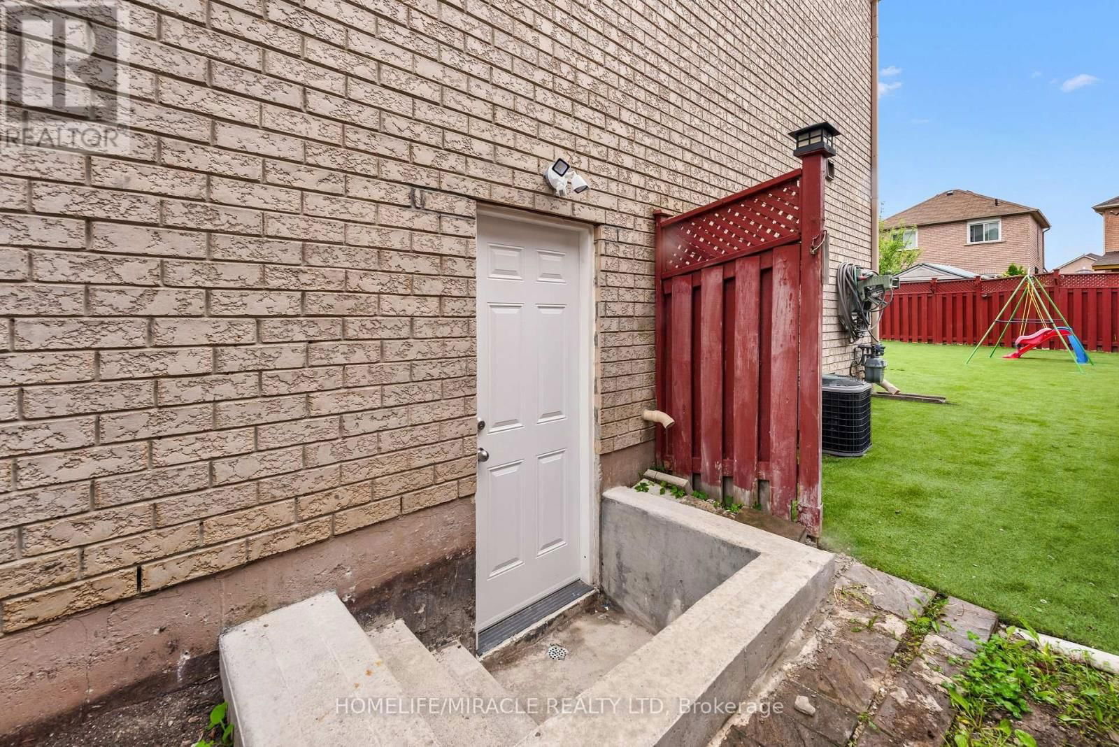 68 CARRIE CRESCENT Image 46