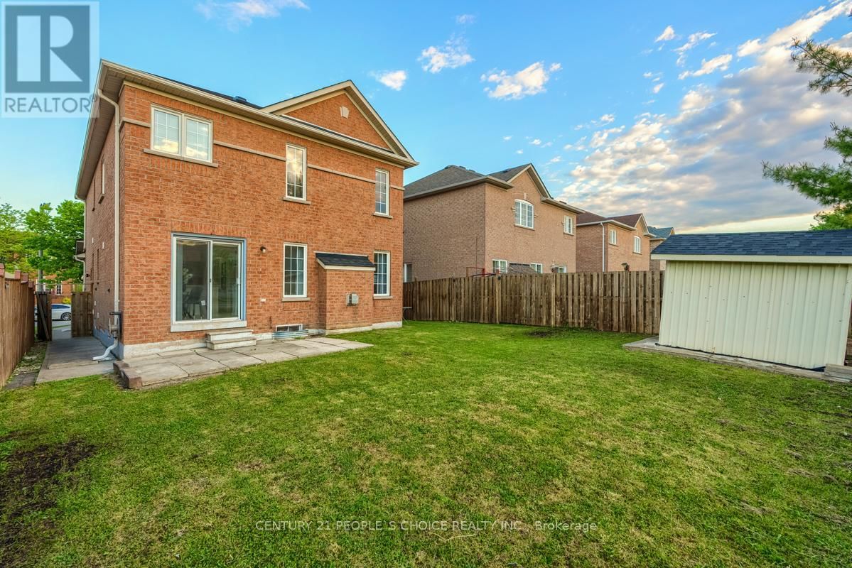 67 GALLUCCI CRESCENT Image 32