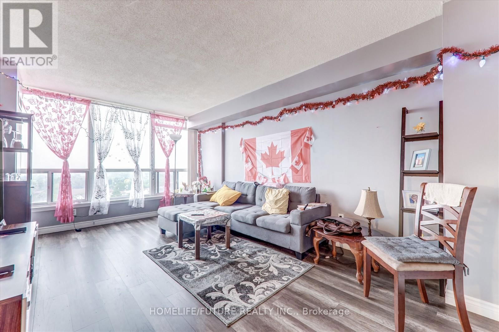 1004 - 12 LAURELCREST STREET Image 12