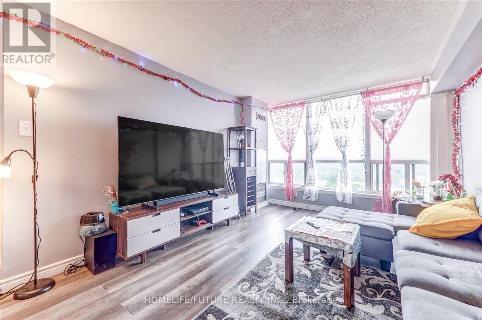 1004 - 12 LAURELCREST STREET Image 13