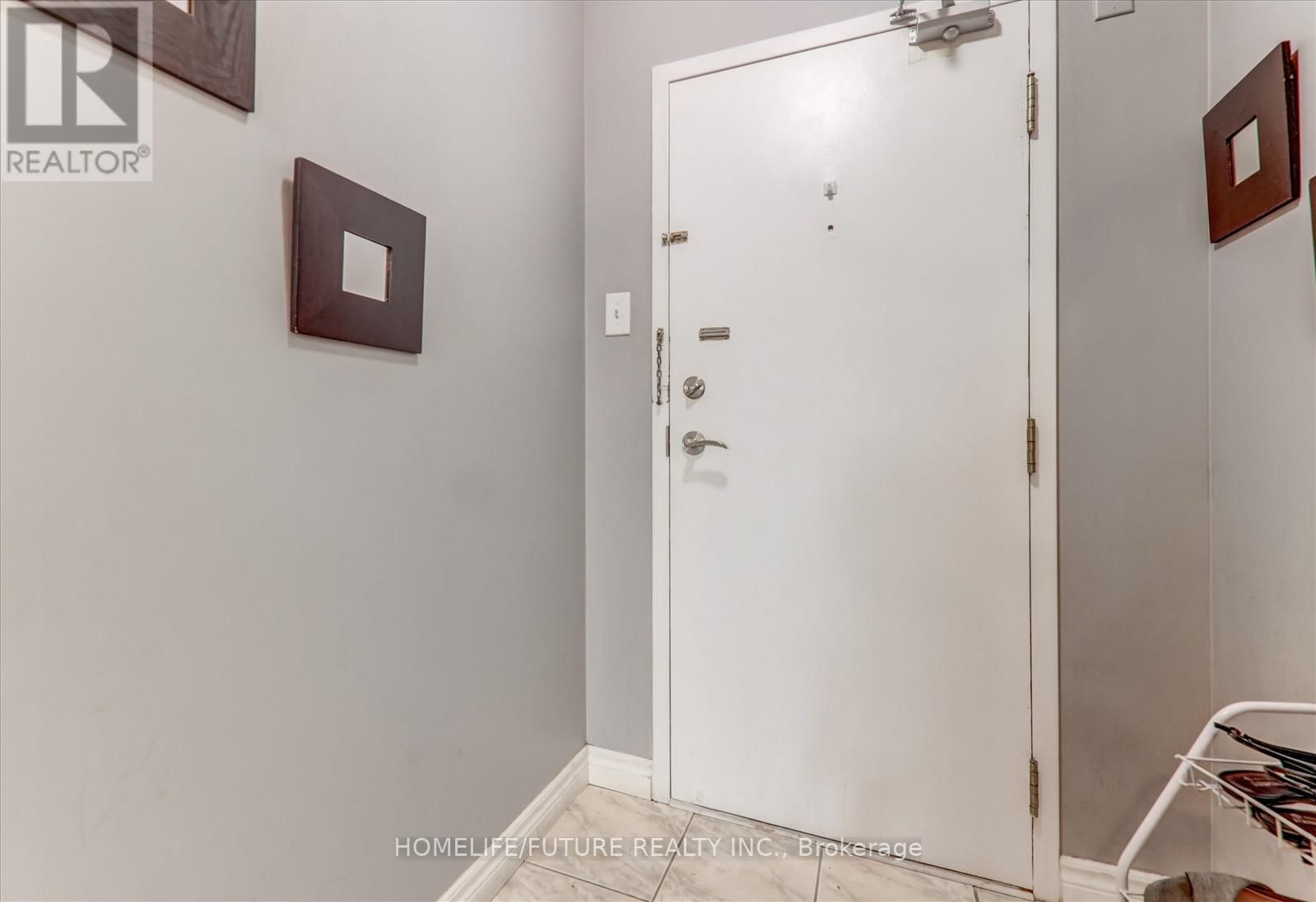 1004 - 12 LAURELCREST STREET Image 7