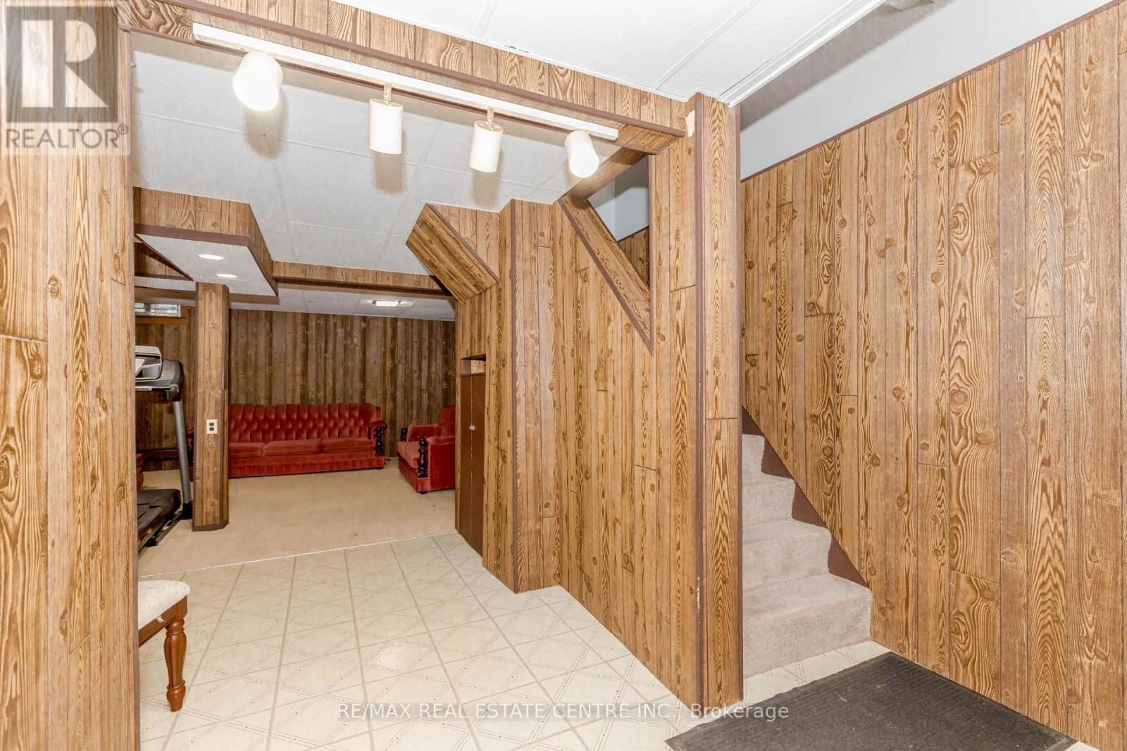 6 - 2701 AQUITAINE AVENUE Image 28