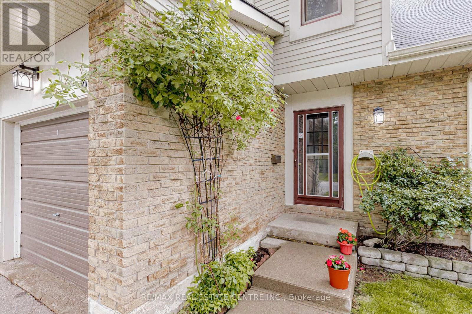 6 - 2701 AQUITAINE AVENUE Image 3