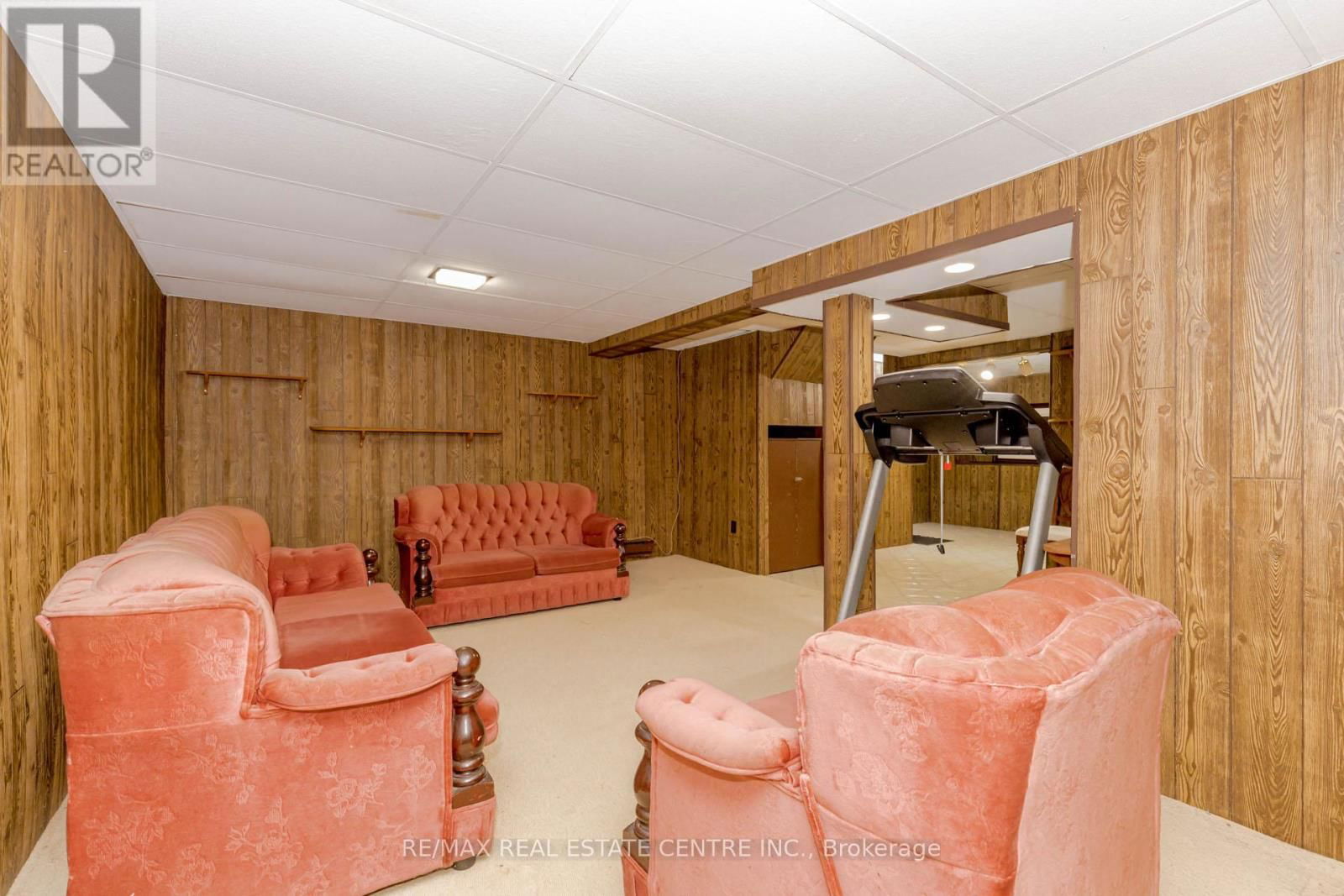 6 - 2701 AQUITAINE AVENUE Image 32