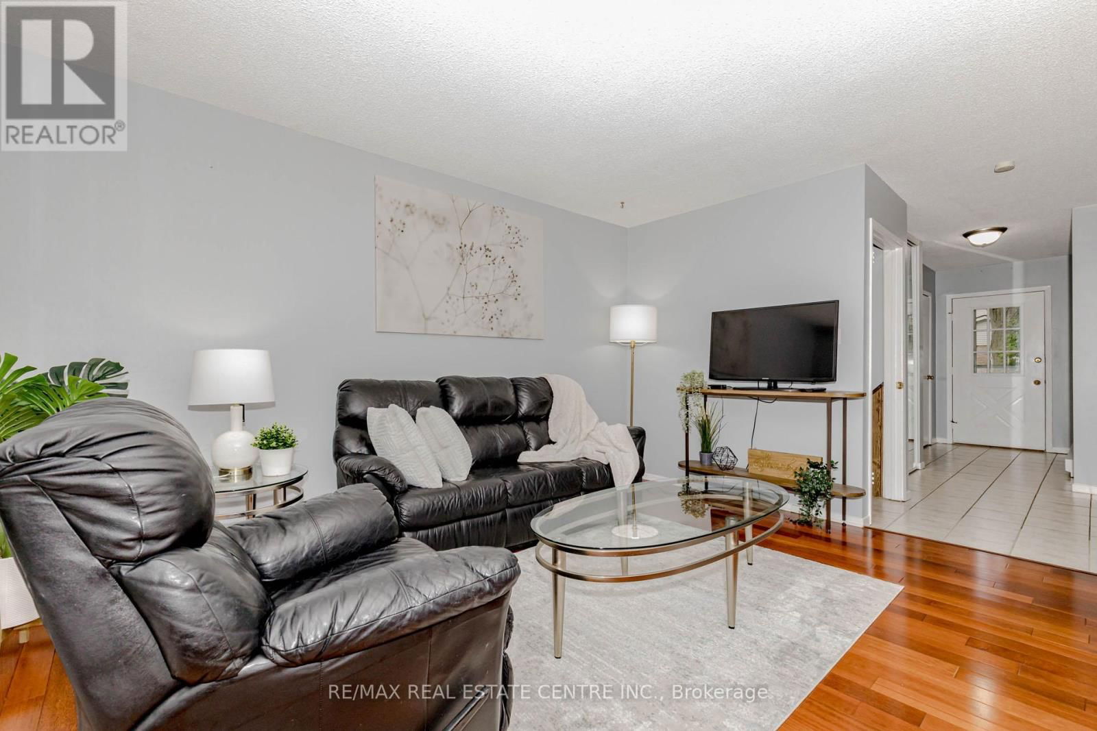 6 - 2701 AQUITAINE AVENUE Image 6