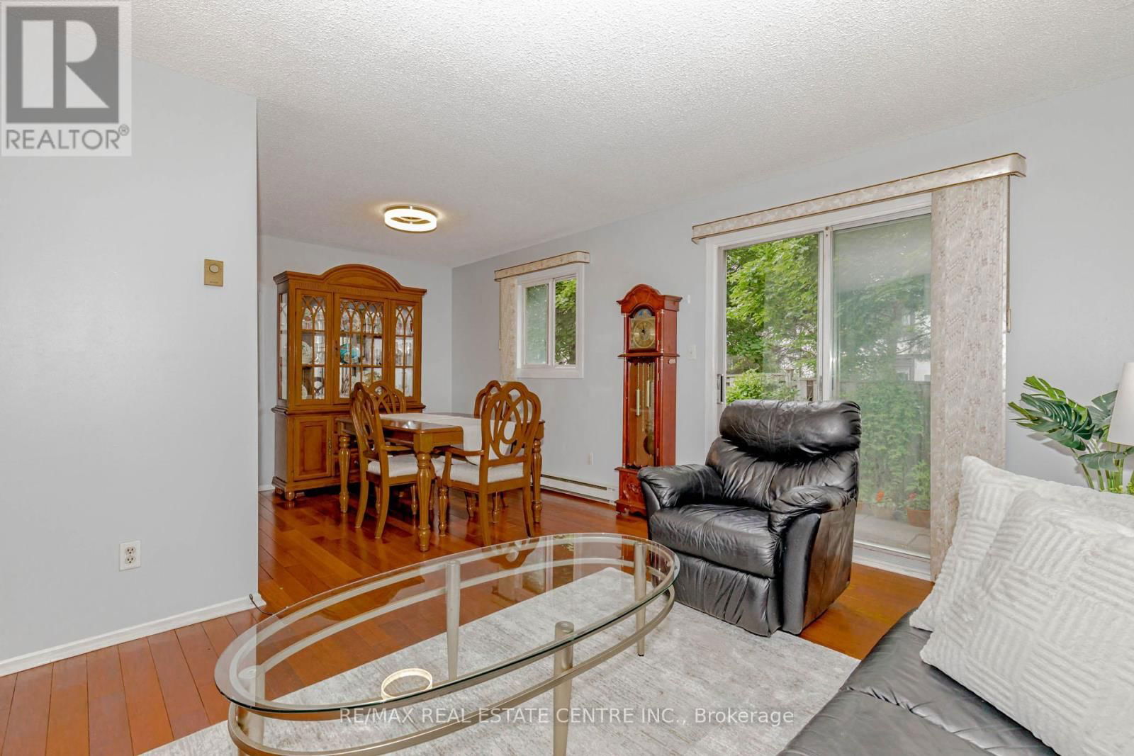 6 - 2701 AQUITAINE AVENUE Image 7