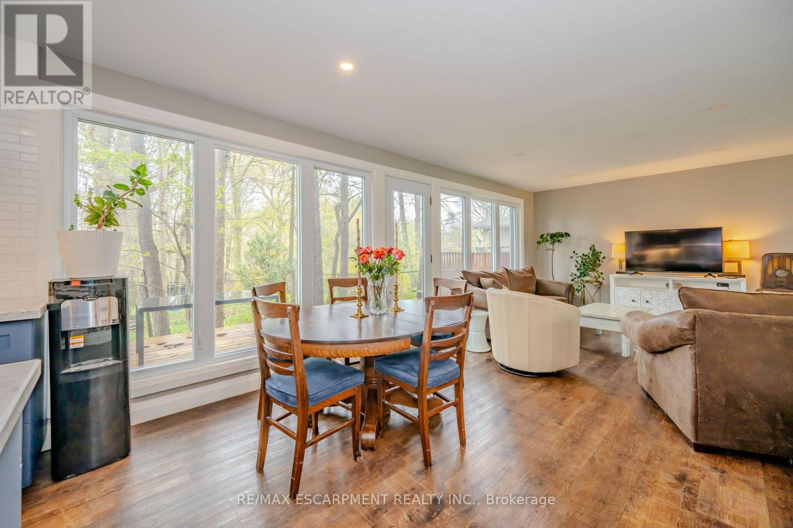260 LINWOOD CRESCENT Image 16