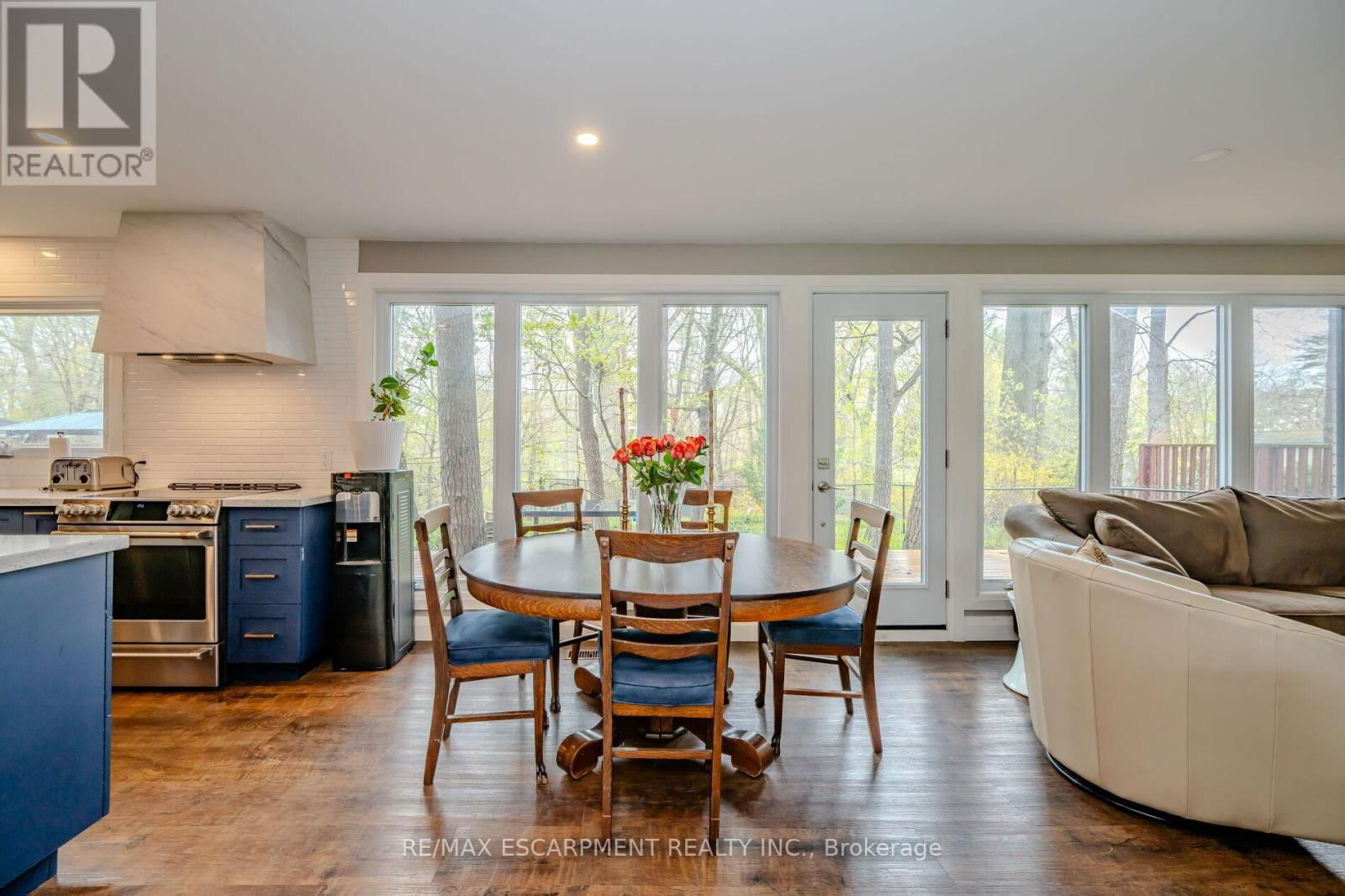260 LINWOOD CRESCENT Image 18
