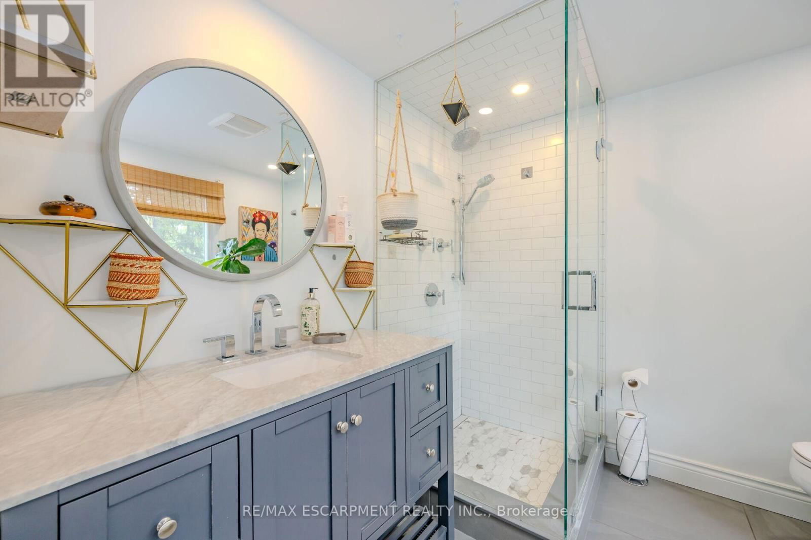 260 LINWOOD CRESCENT Image 34