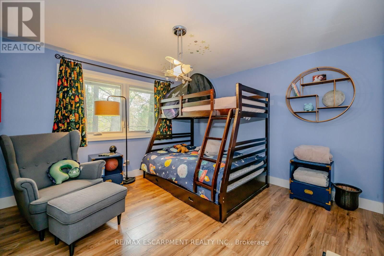260 LINWOOD CRESCENT Image 43