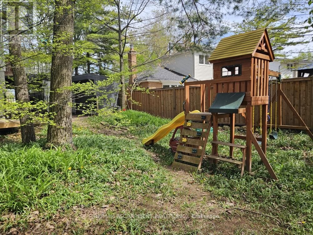 260 LINWOOD CRESCENT Image 48