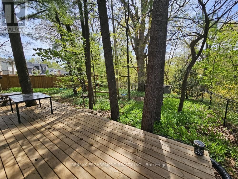 260 LINWOOD CRESCENT Image 50