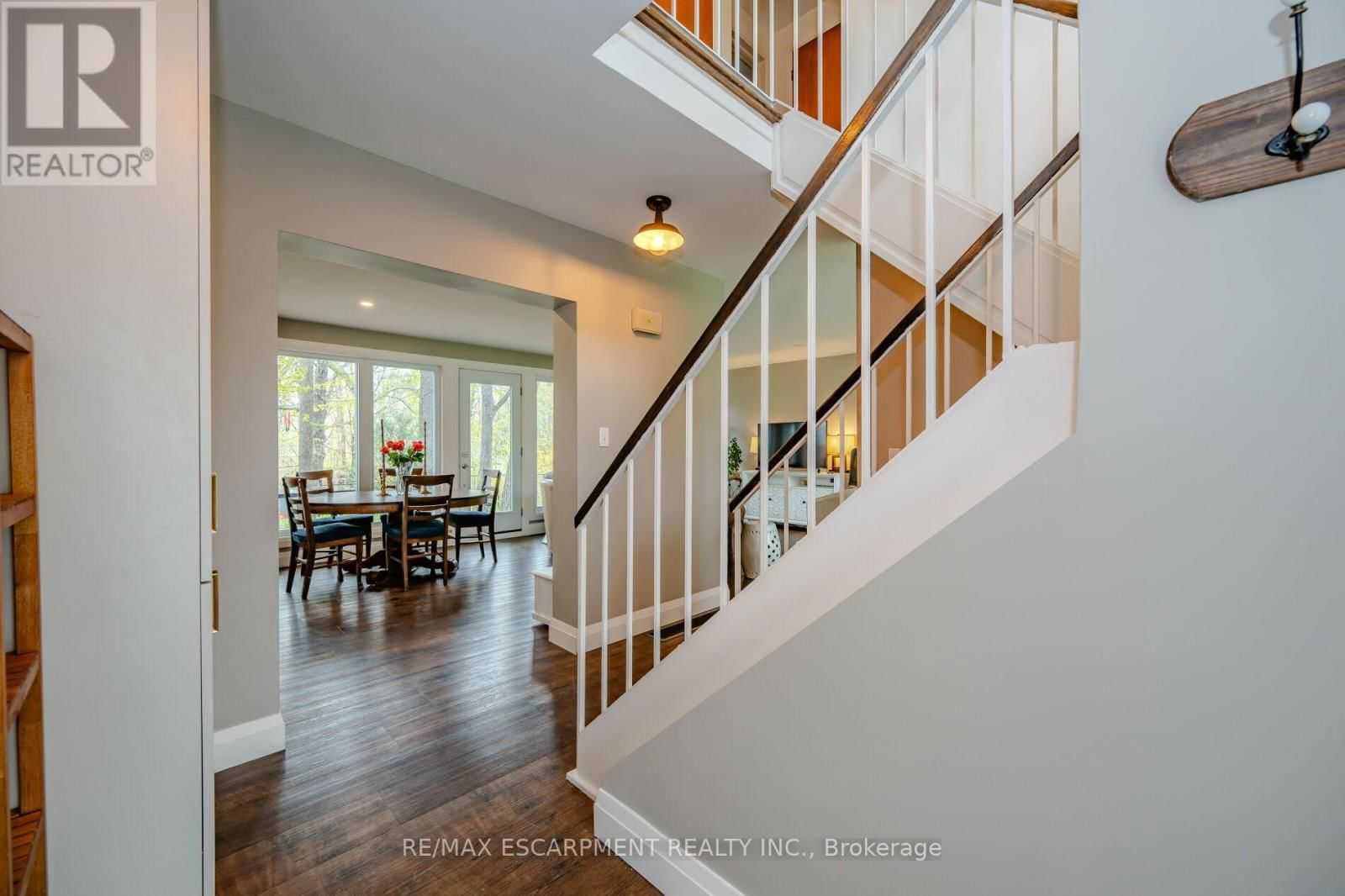 260 LINWOOD CRESCENT Image 6