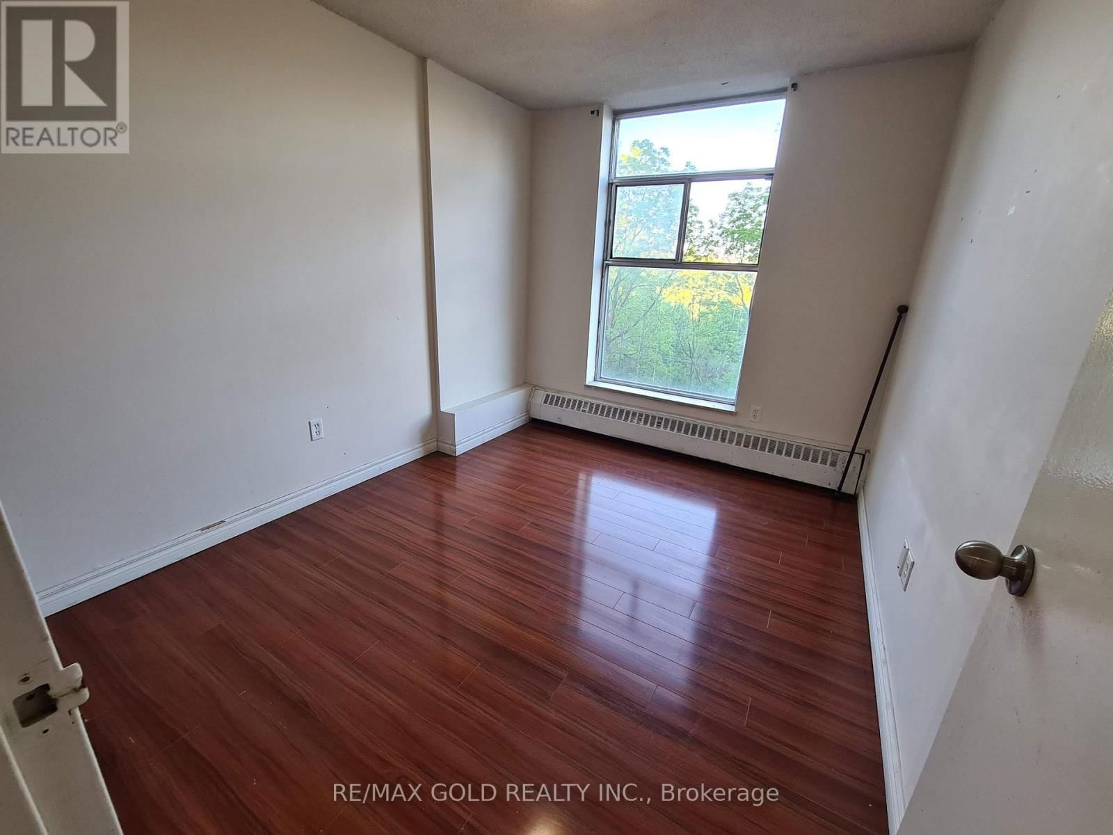 405 - 335 DRIFTWOOD AVENUE Image 12