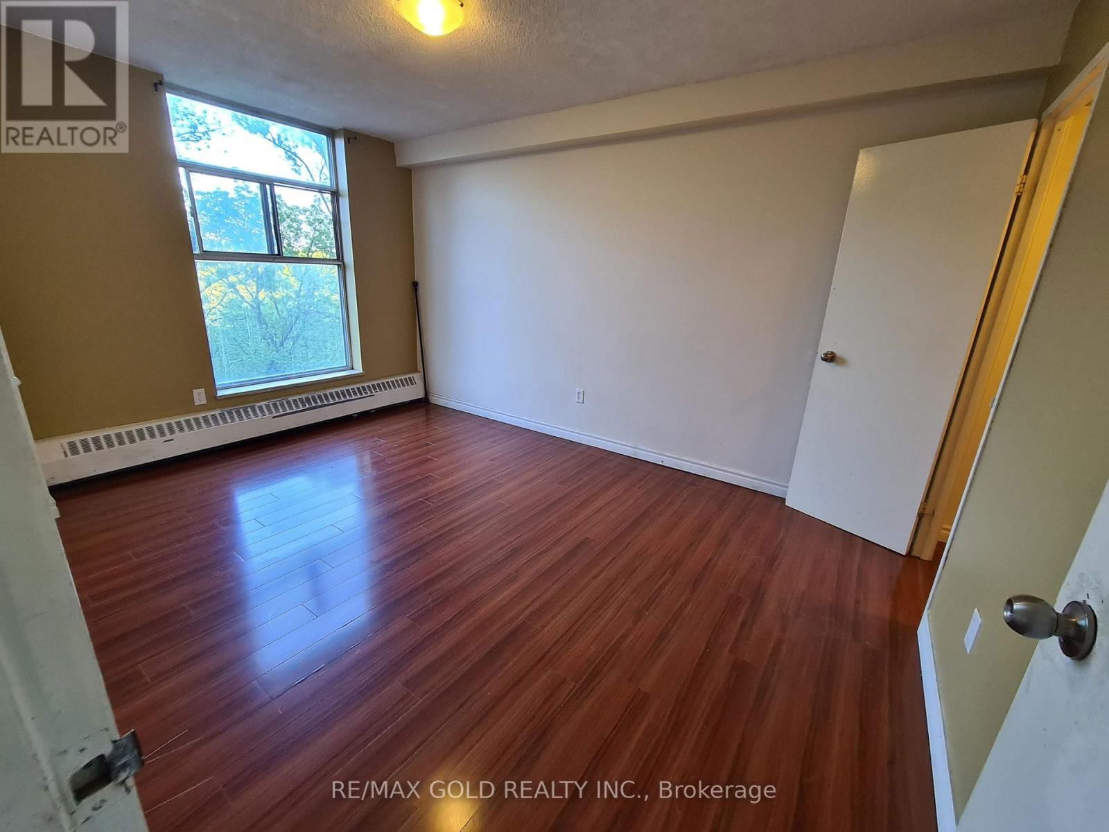 405 - 335 DRIFTWOOD AVENUE Image 14