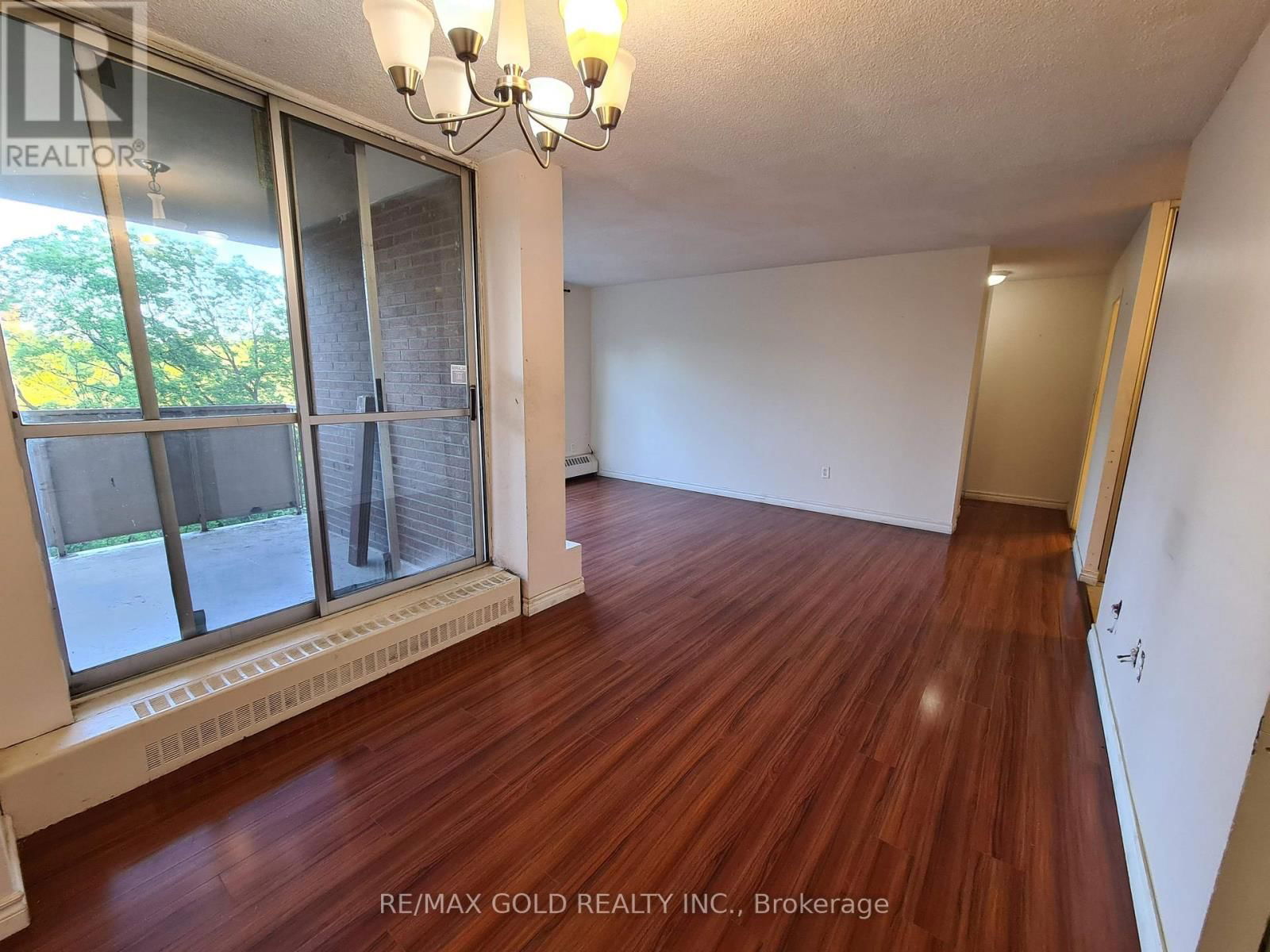 405 - 335 DRIFTWOOD AVENUE Image 6