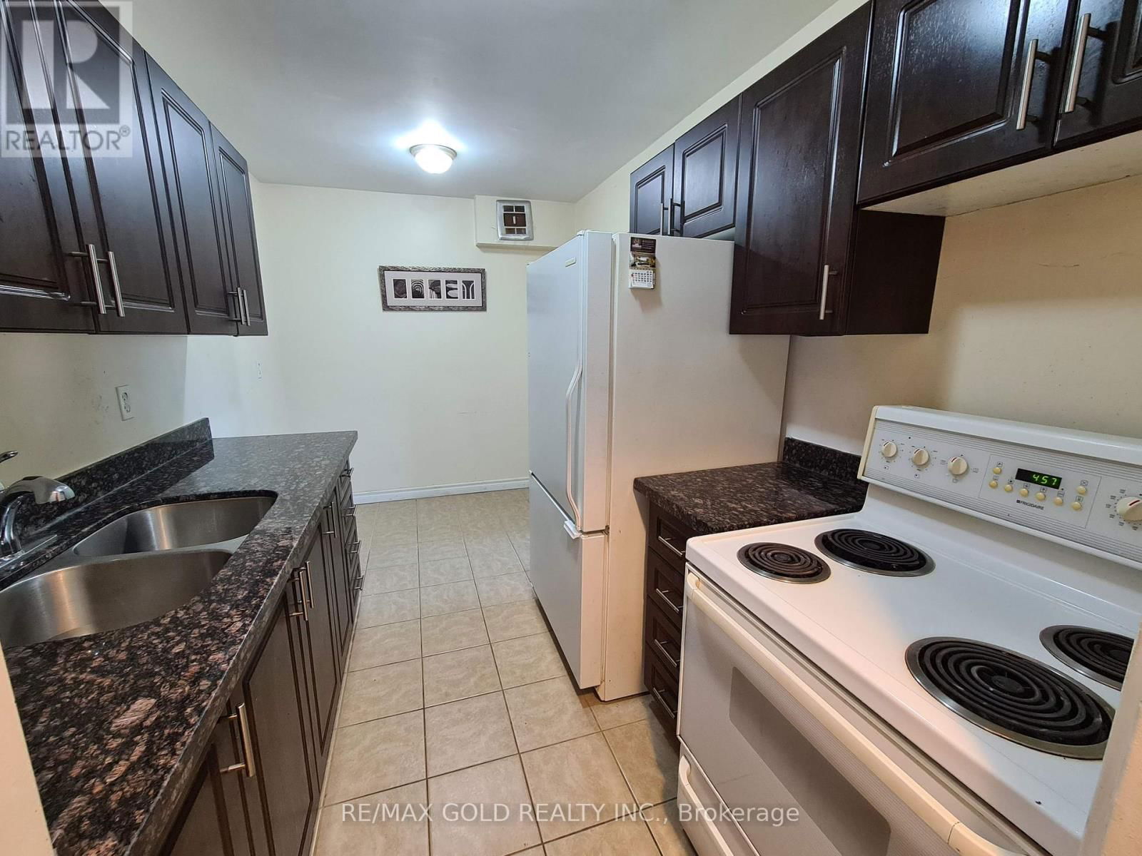 405 - 335 DRIFTWOOD AVENUE Image 8
