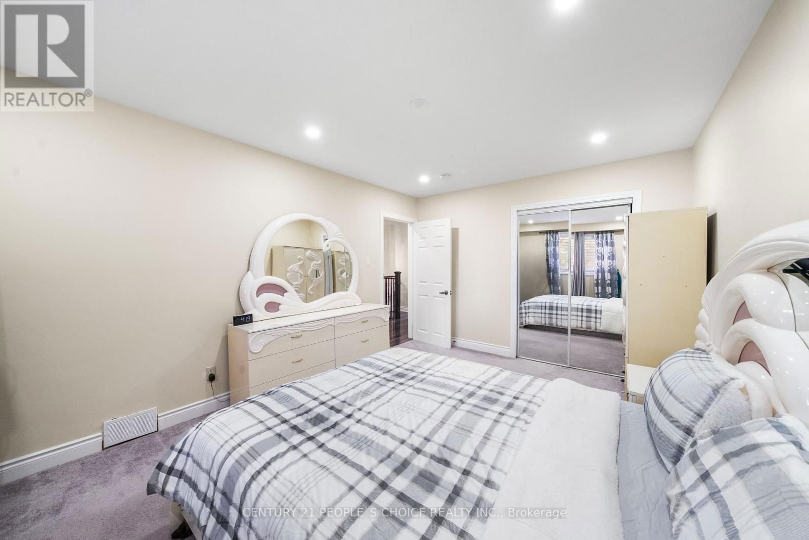 5 ELMHURST DRIVE Image 28