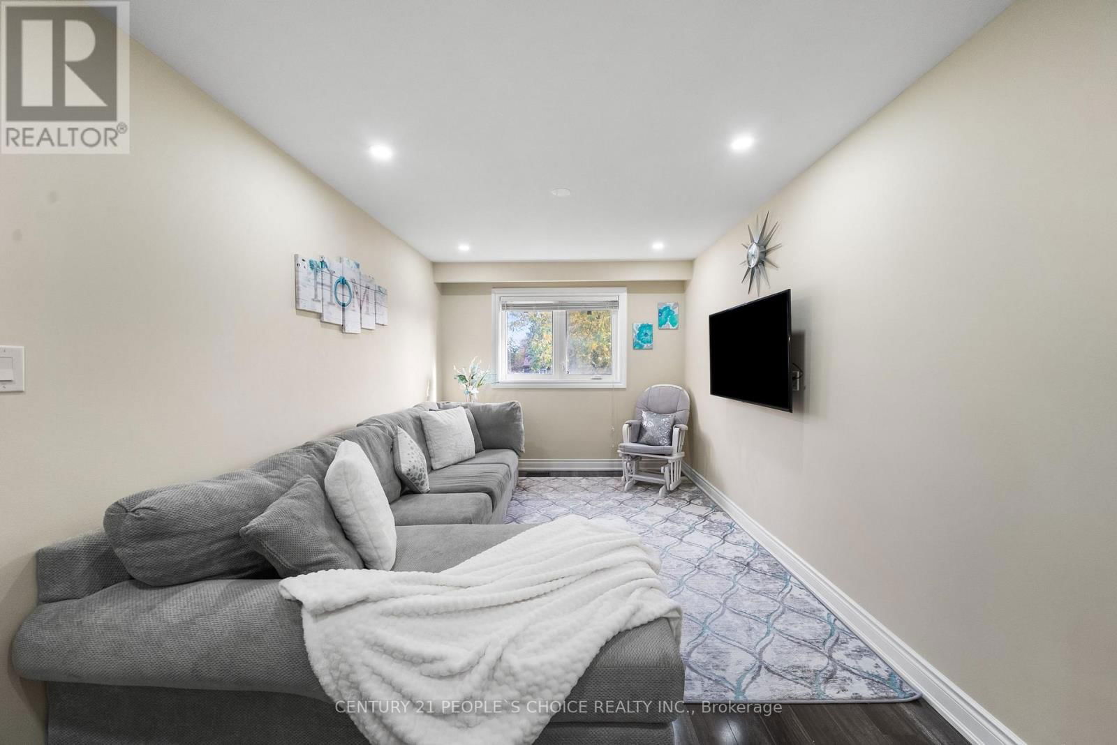 5 ELMHURST DRIVE Image 32