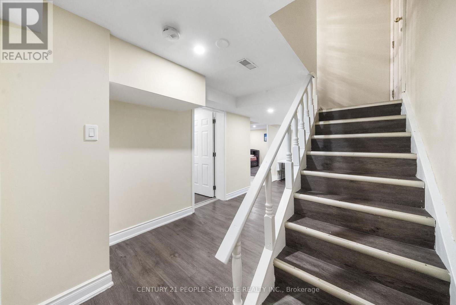 5 ELMHURST DRIVE Image 39