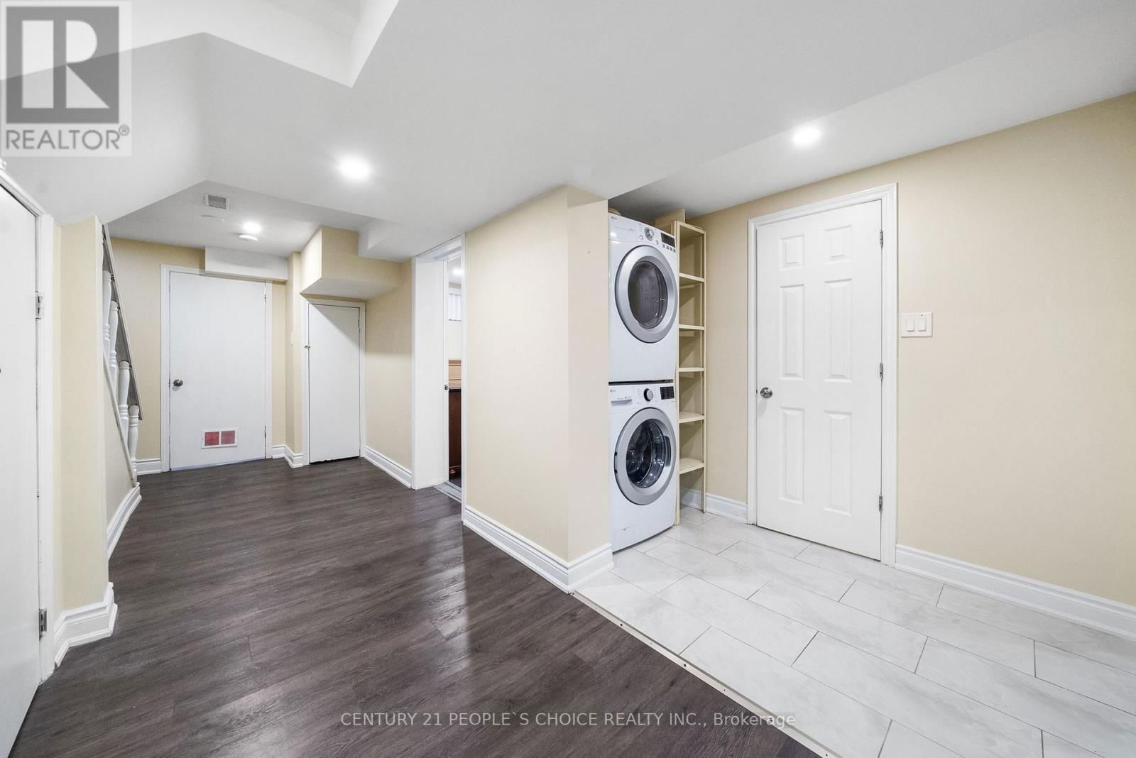 5 ELMHURST DRIVE Image 43
