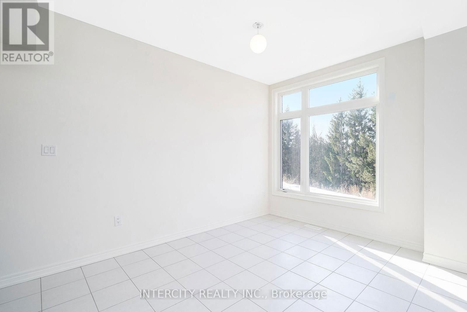 12 QUEENPOST DRIVE Image 15