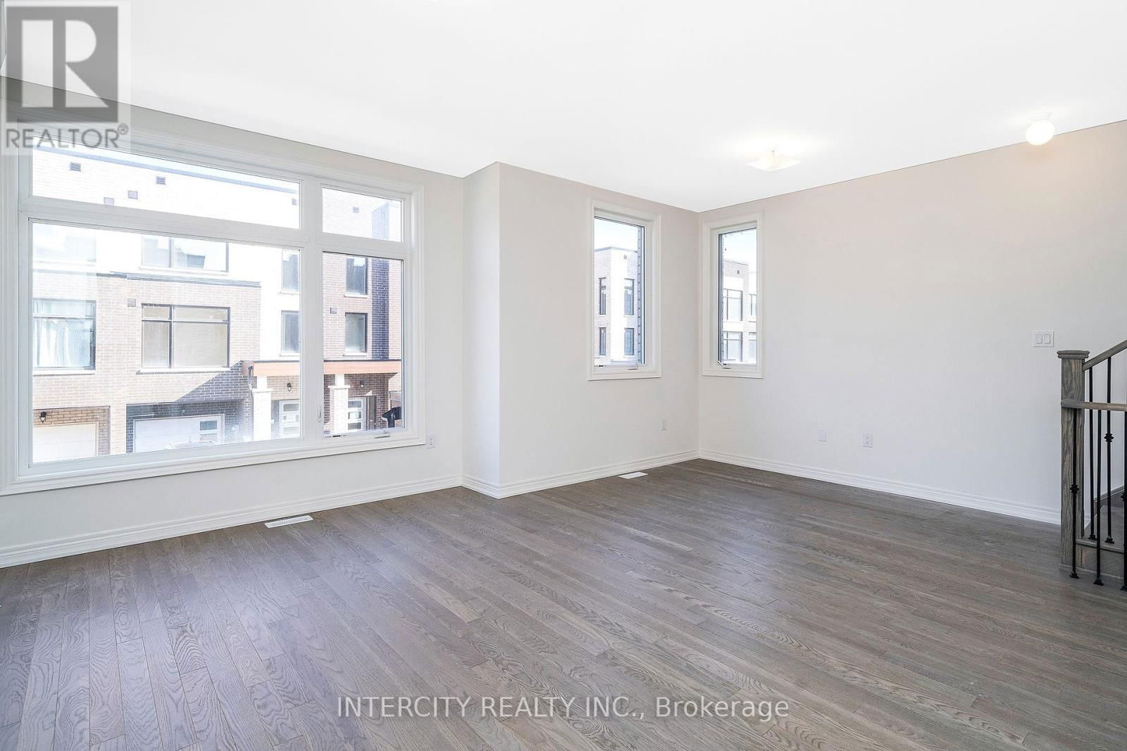 12 QUEENPOST DRIVE Image 17