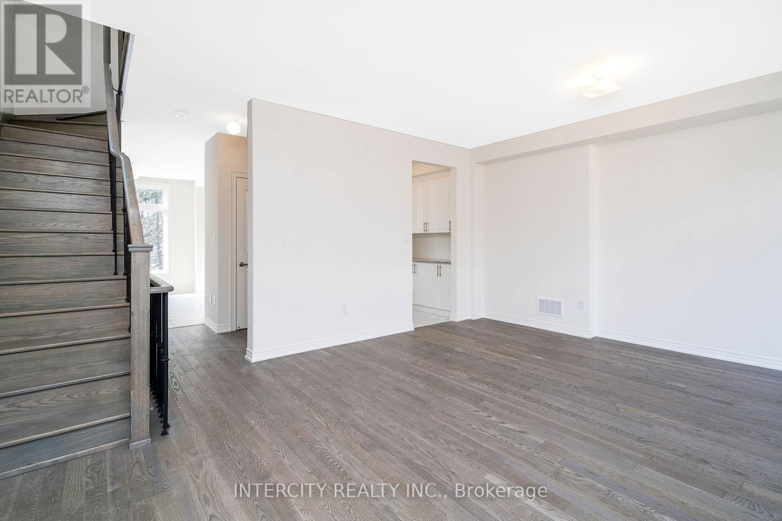 12 QUEENPOST DRIVE Image 19