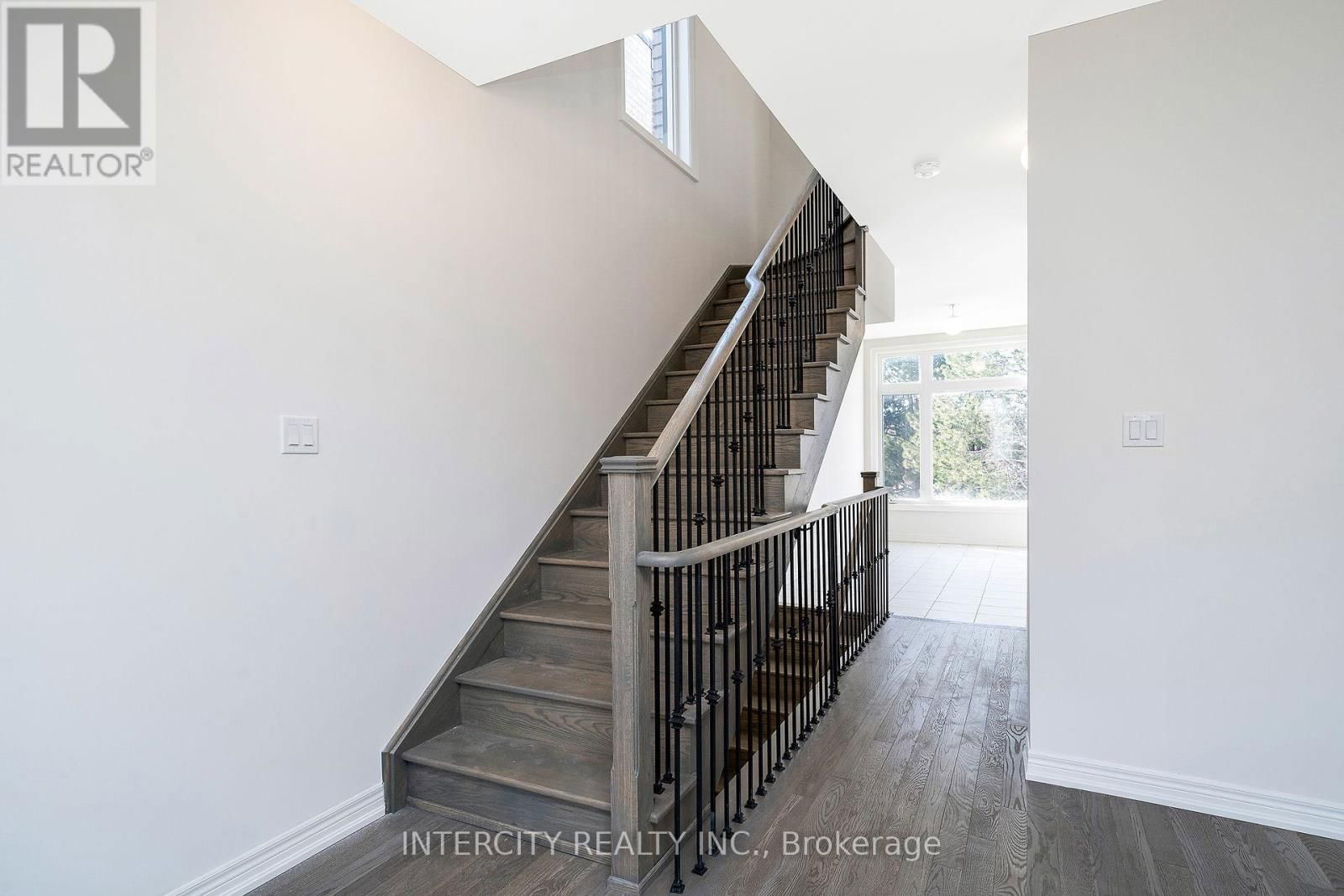12 QUEENPOST DRIVE Image 20