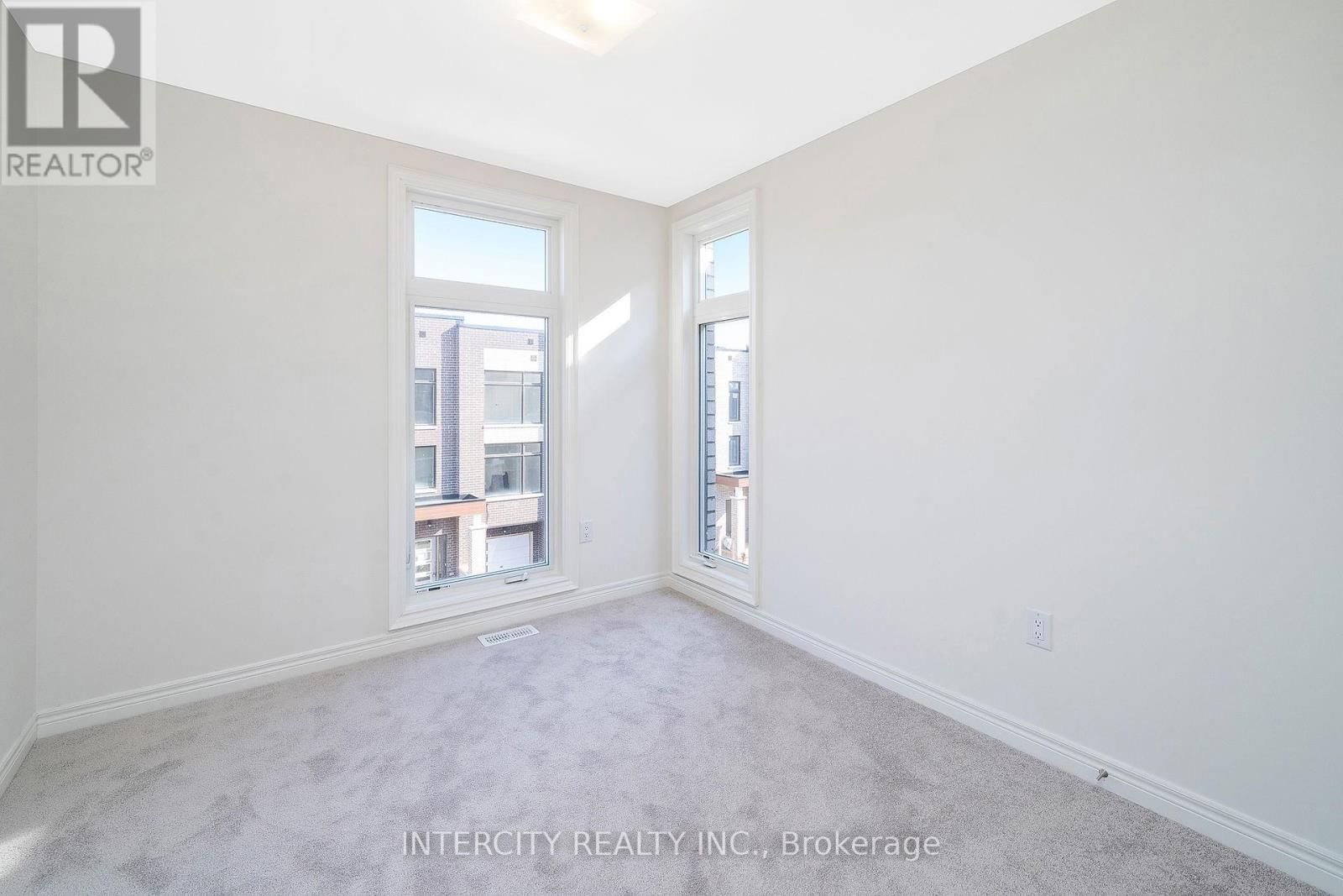 12 QUEENPOST DRIVE Image 24