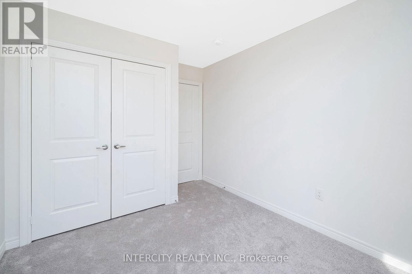 12 QUEENPOST DRIVE Image 25