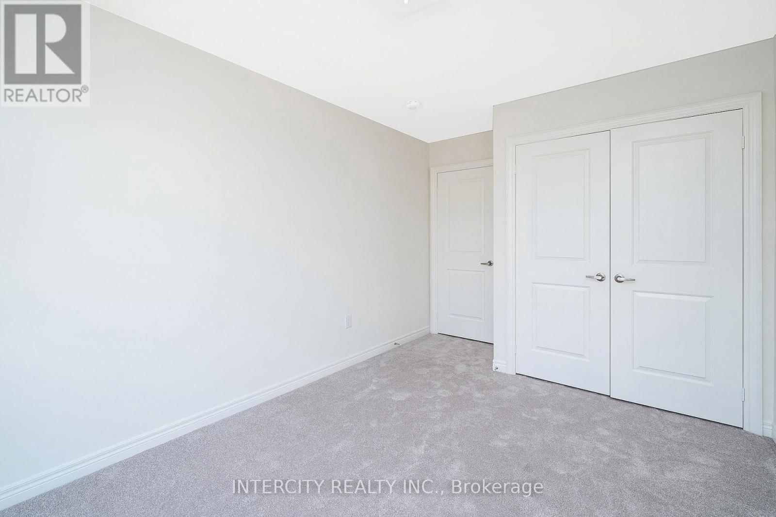 12 QUEENPOST DRIVE Image 27