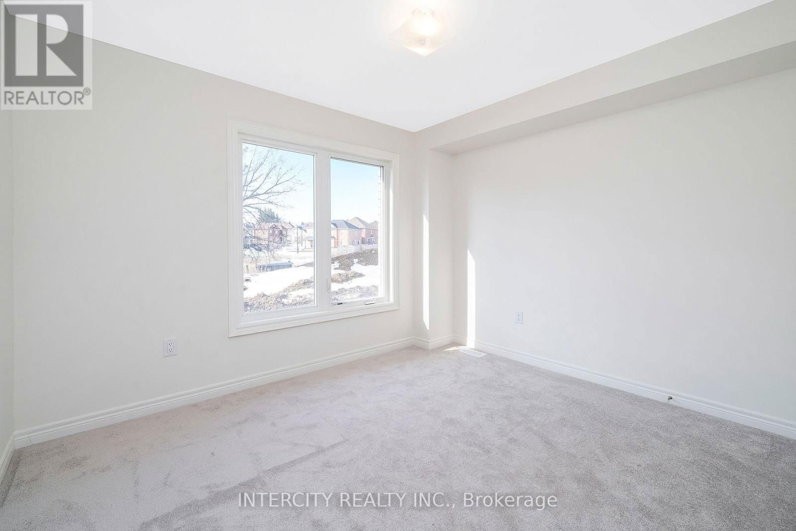 12 QUEENPOST DRIVE Image 5