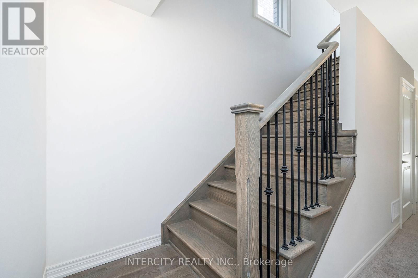 12 QUEENPOST DRIVE Image 8