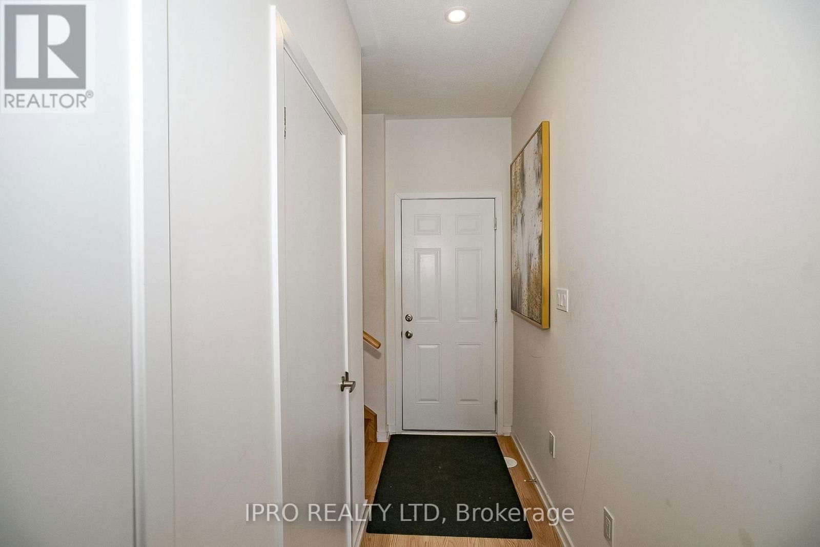 138 LANDSBRIDGE STREET Image 11