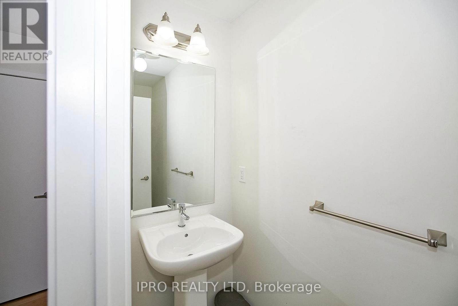 138 LANDSBRIDGE STREET Image 14