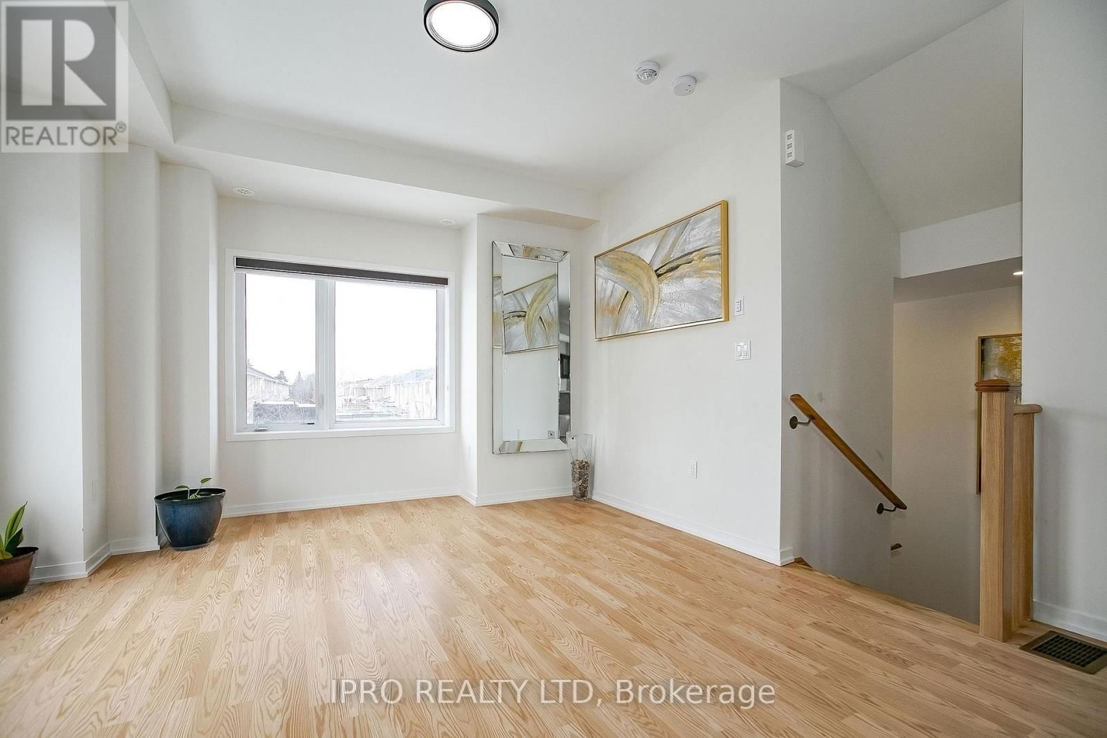 138 LANDSBRIDGE STREET Image 16