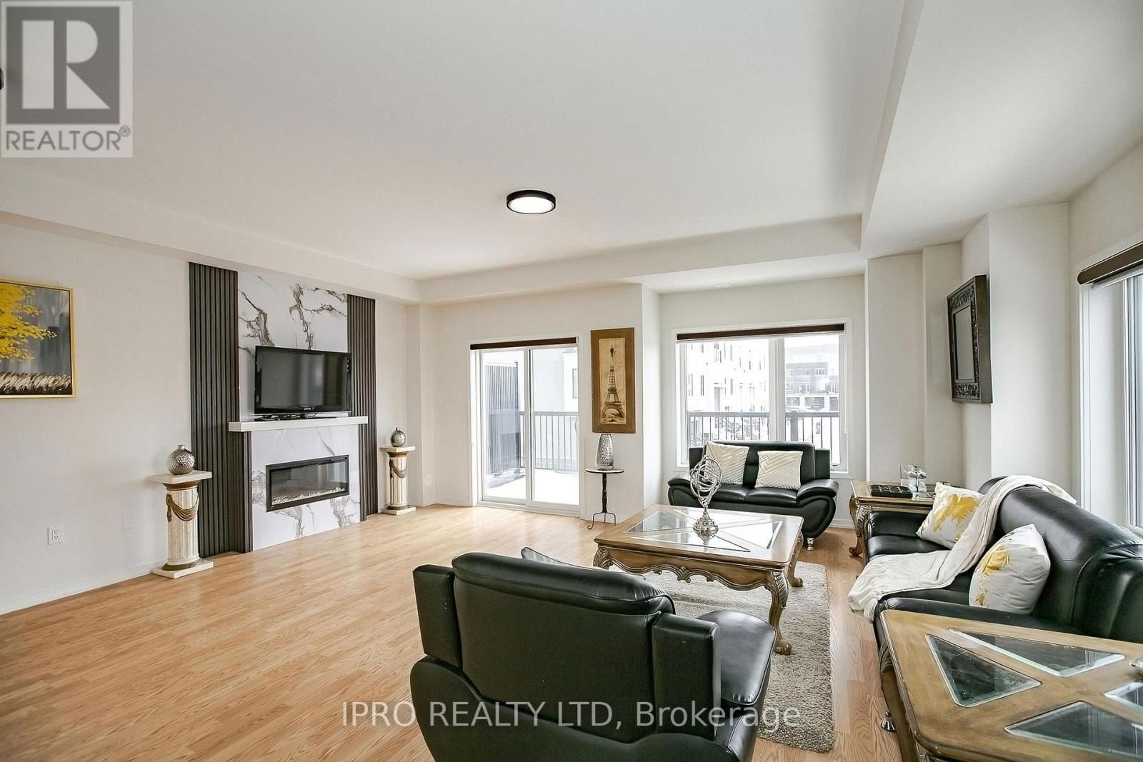 138 LANDSBRIDGE STREET Image 22