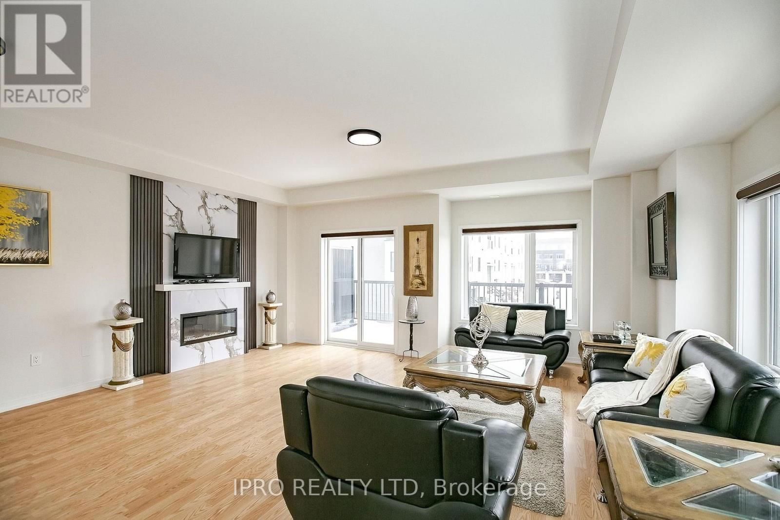 138 LANDSBRIDGE STREET Image 23